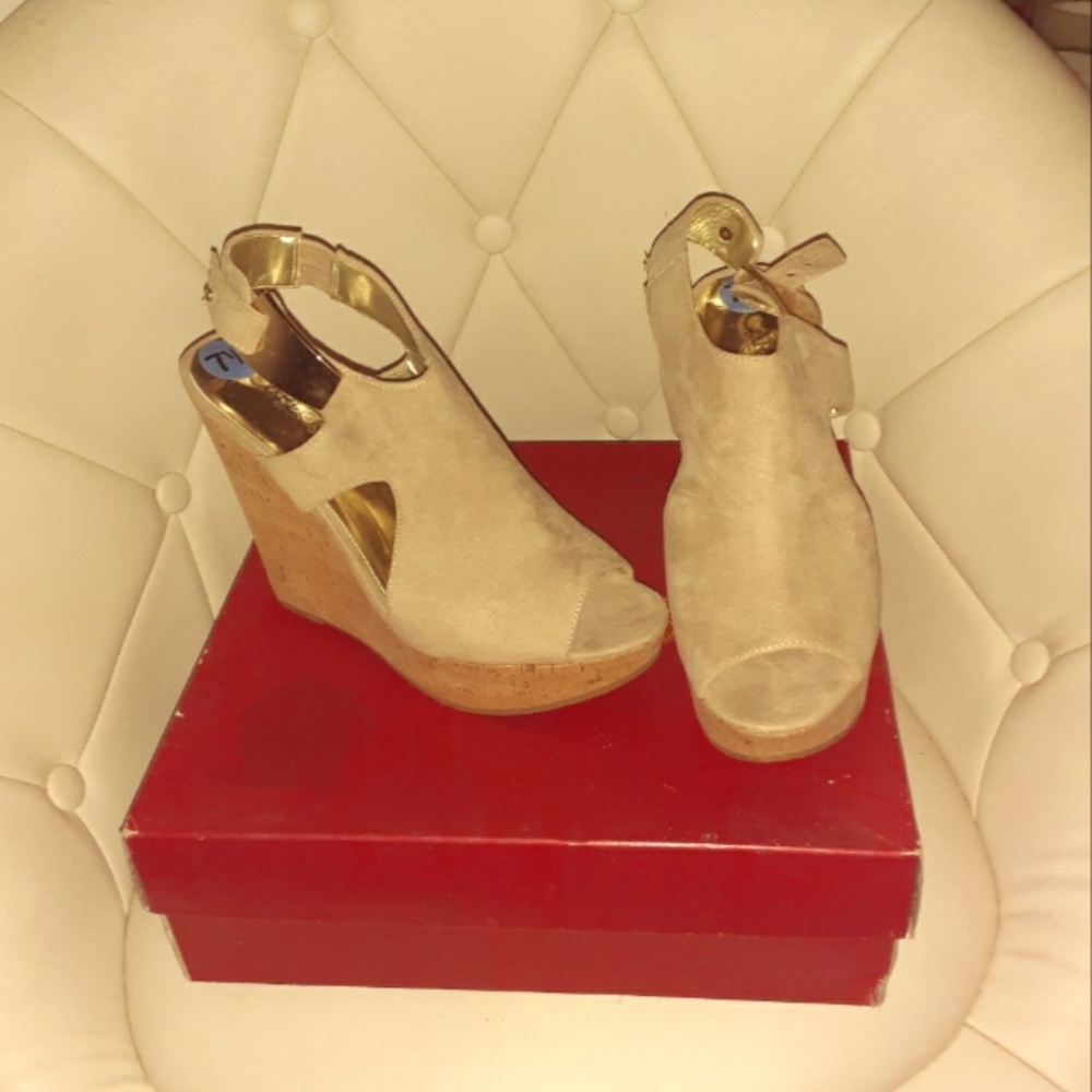 Wedge sandals